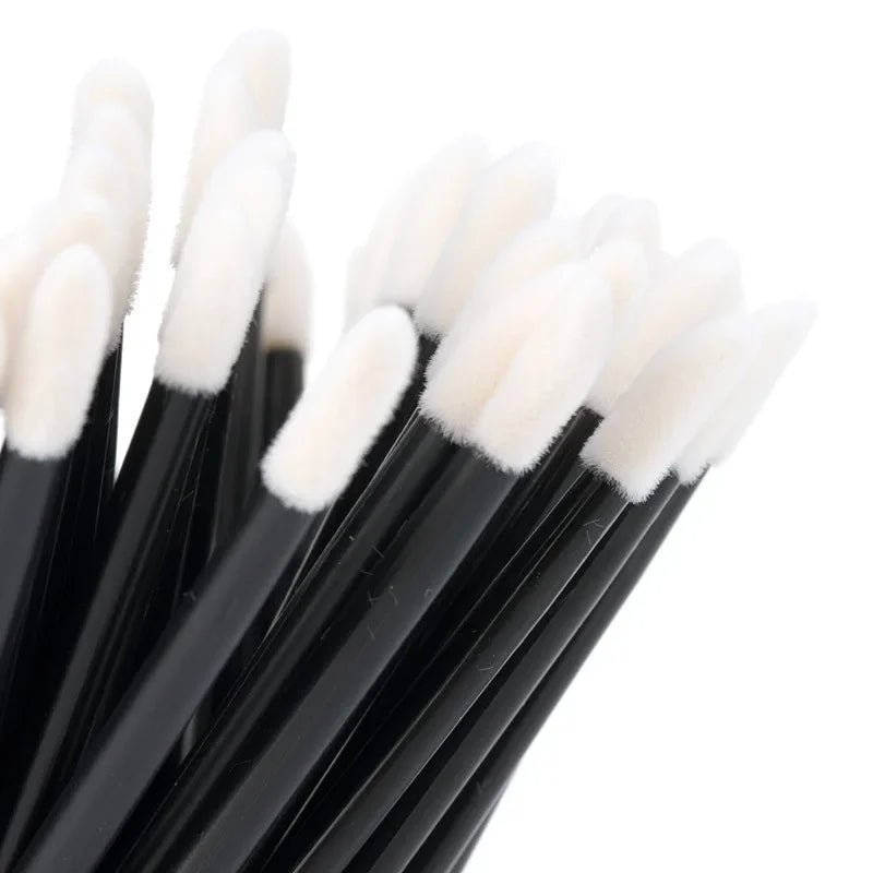 Pinceau maquillage à lèvre et extensions de cils - Nkemen